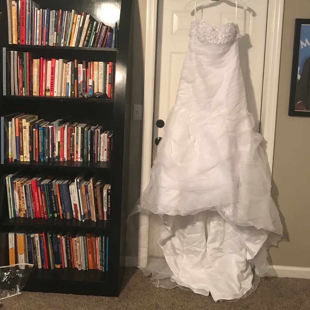 Wedding dress - Picture 4 of 7